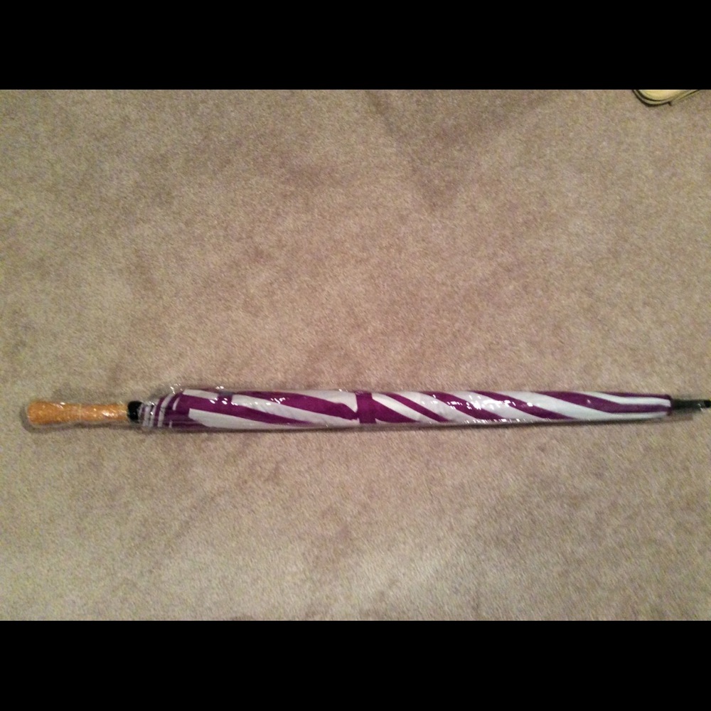 Golf umbrella ☔️ with white & magenta stripes 🌂